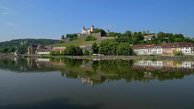 河与城堡马里恩堡，Würzburg, Franconia，德国巴伐利亚州视频素材