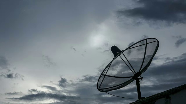 延时:通信卫星碟形天线视频素材