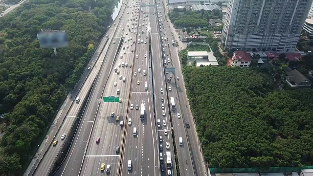 鸟瞰图公路交通视频素材