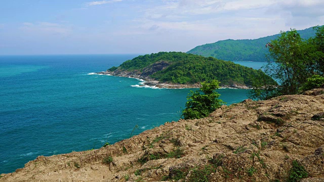 有岛屿的热带海洋。棕榈树和沙滩。旅行和旅游视频素材