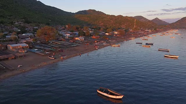 Masaka渔村鸟瞰图视频素材