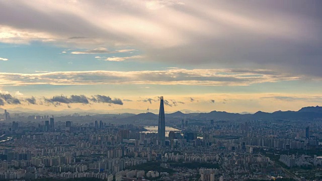 韩国首尔市和乐天大厦。时间流逝4 k视频素材