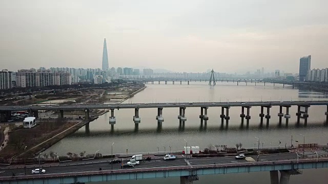 韩国首尔市和乐天大厦。时间流逝4 k视频素材