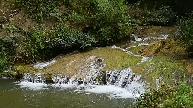 瀑布在泰国视频素材