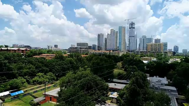 奥斯汀德克萨斯中部不断增长的能源需求，大城市崛起的背景天际线城市景观视频素材