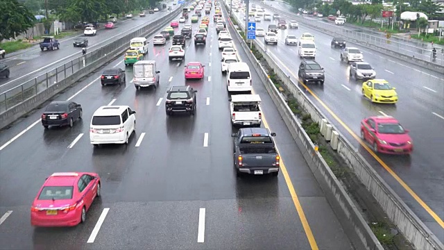 泰国曼谷高速公路交通堵塞。视频下载