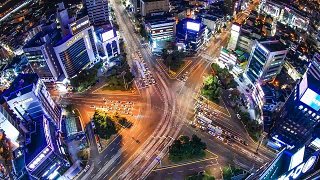 韩国釜山秀渊车站十字路口的夜景视频素材