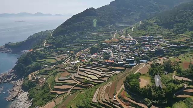 韩国南海大仁义村(以梯田闻名)的景观视频素材