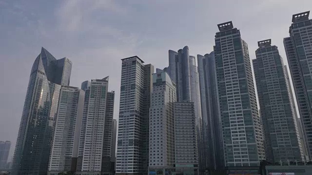 海城(釜山昂贵而著名的住宅区)和海云台海滩在釜山，韩国视频素材