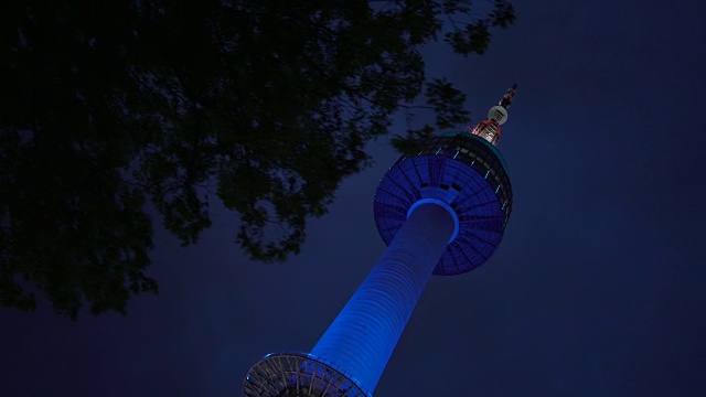 韩国著名的南山塔，低角度视频素材