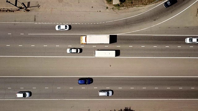 从空中俯瞰交通公路视频素材