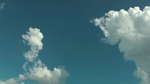 积云雨云移动天空视频素材