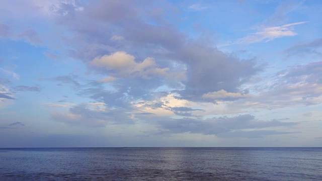 时间流逝:海天与云日落视频素材