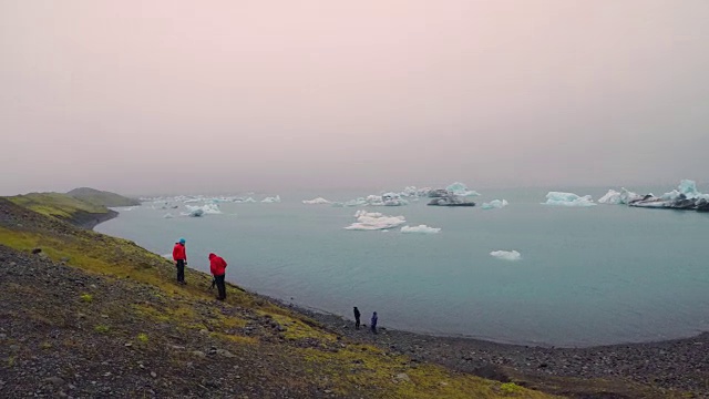 冰岛冰湖Jokulsarlon的夏日美景视频素材