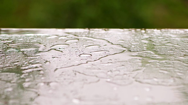 大雨伴着阵风视频素材