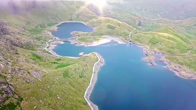 飞越斯诺登山矿工踪迹视频下载