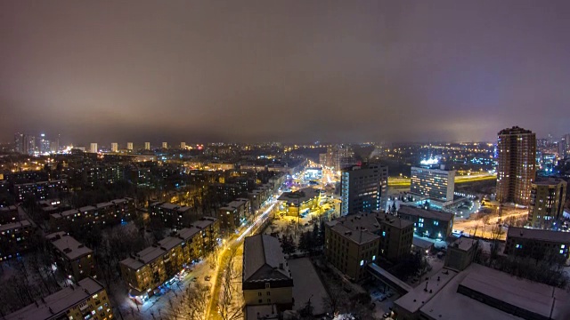 哈尔科夫市在冬天的夜晚。乌克兰视频素材