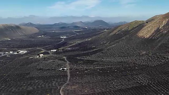 西班牙，加那利群岛，兰萨罗特岛，葡萄酒谷360度空中全景图视频素材