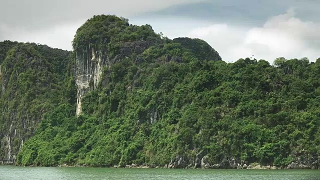 近距离拍摄下龙湾的悬崖视频素材