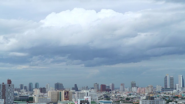 曼谷城市天际线在雨天的时间流逝视频素材