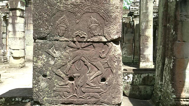 低浮雕两个飞人在banteay kdei寺，吴哥窟视频素材