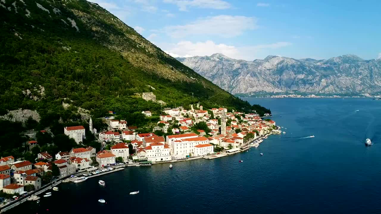 佩拉斯特镇的空中美景。黑山共和国视频素材