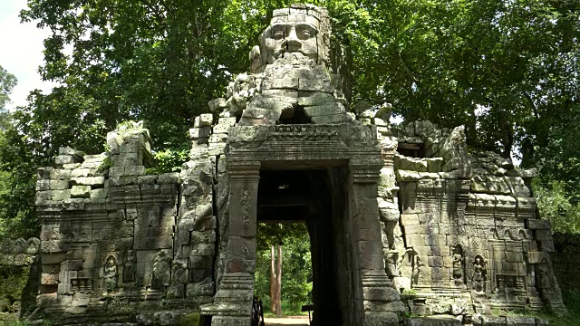 吴哥窟banteay kdei寺西门的宽镜头视频素材