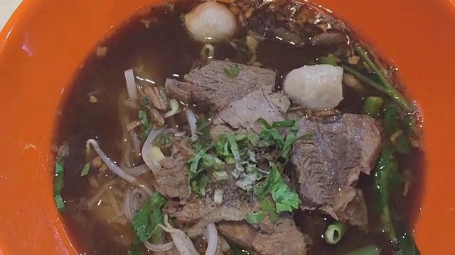 牛肉炖面汤视频素材