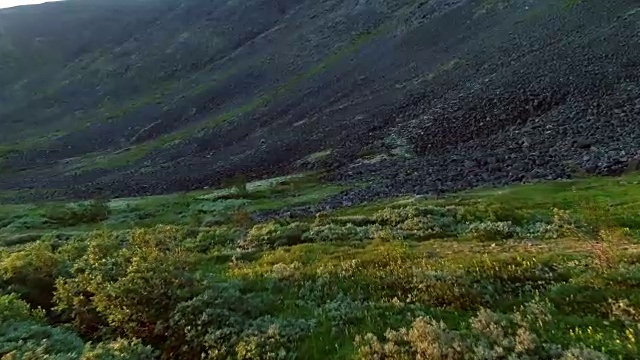 北落基山脉的山峰-北极的景观视频素材