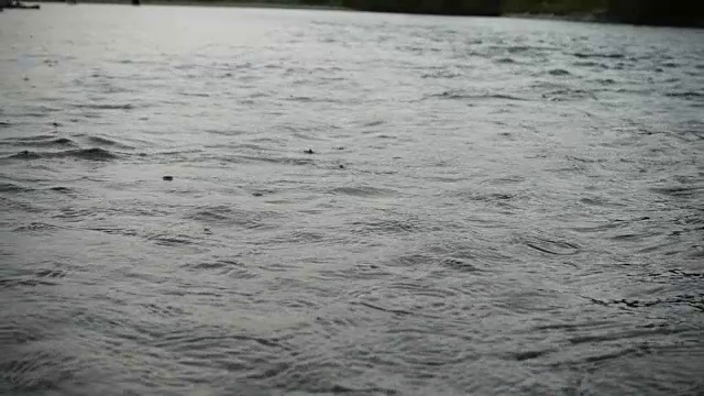 雨落在山河上。视频素材