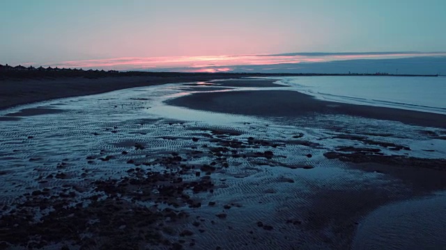 海滩日落时视频素材