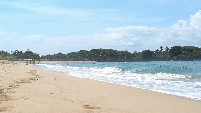 热带沙滩与波浪视频素材