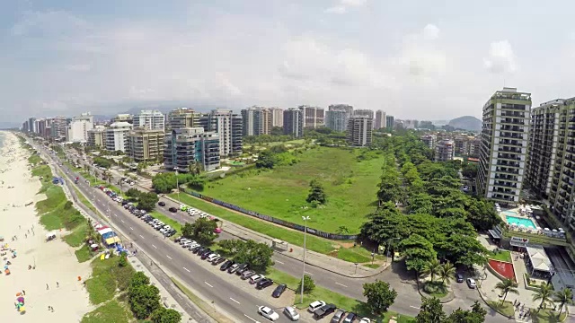 里约热内卢里约热内卢的Barra da Tijuca海岸鸟瞰图视频素材