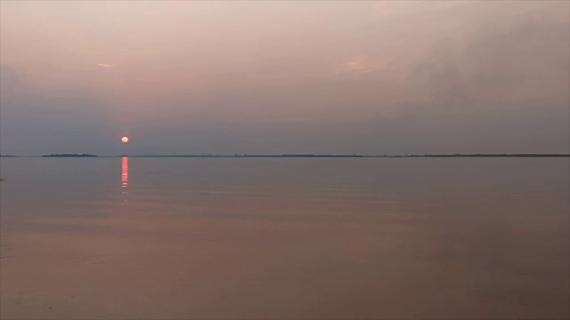 日落，鸟，湖，水，飞行视频素材