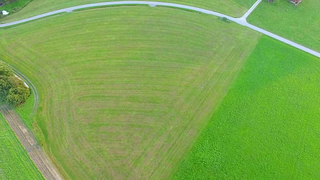 鸟瞰图:秋天的巴伐利亚景观视频素材