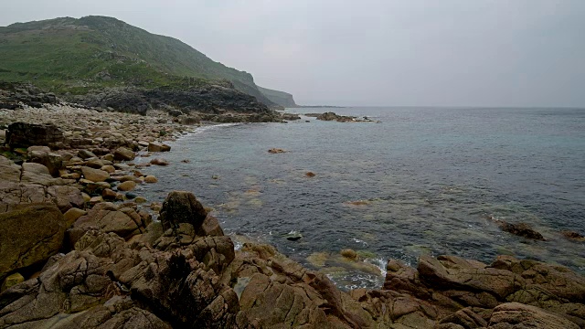 岩石海岸，波思南文，彭赞斯，康沃尔，英格兰，英国，欧洲视频素材