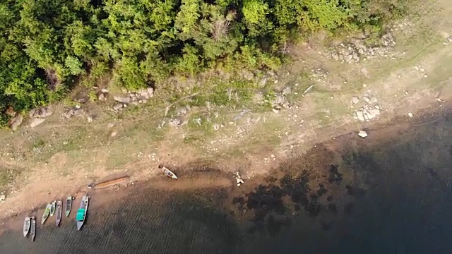 无人机拍摄河流水库海滩景观鸟瞰图视频素材