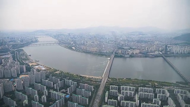 4k斯坦尼康美丽的城市景观与首尔塔现代建筑和建筑在首尔，韩国，天。概念:城市景观，自然，风景，假期，旅游视频素材