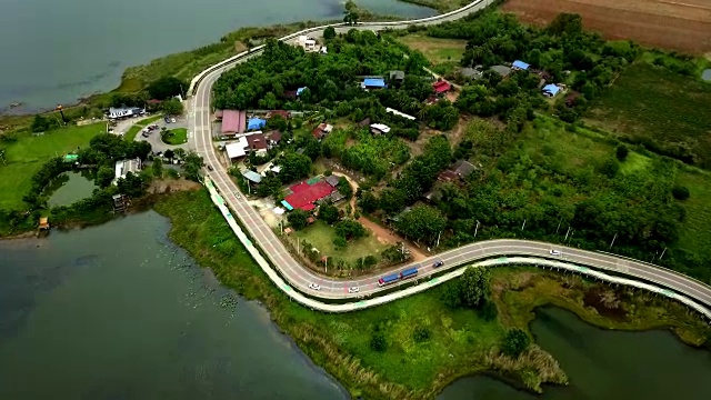 4K:日出时乡村景观鸟瞰图视频素材