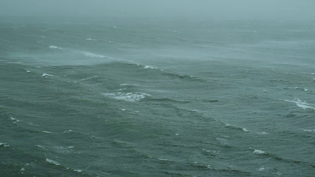 飓风中的巨浪视频素材