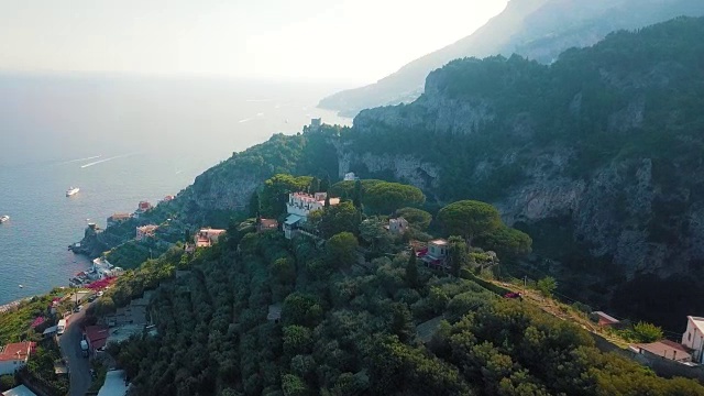 阿马尔菲海岸拉韦洛和阿特拉尼航空的浪漫场景视频素材