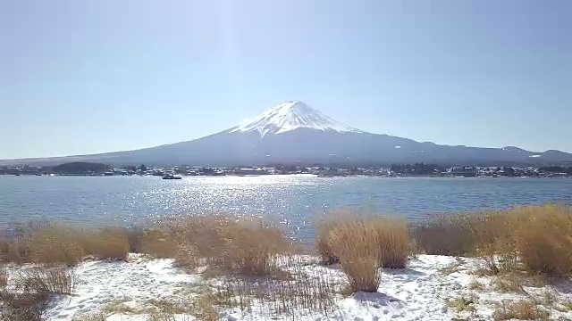 富士火山位于日本美丽的冬季视频素材