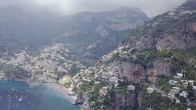 意大利波西塔诺的空中风景。视频素材