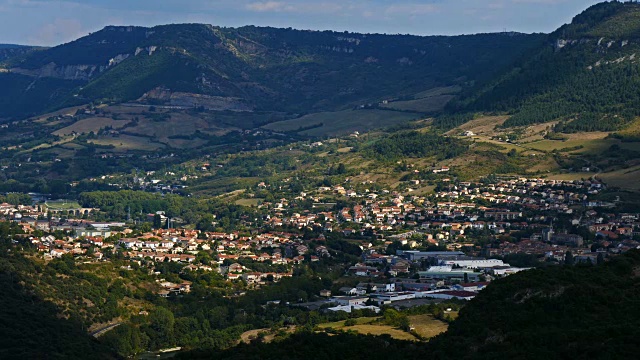 Aveyron、法国米约的视频素材