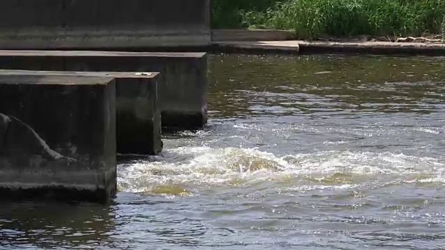 污水处理厂内水流4k慢动作视频素材