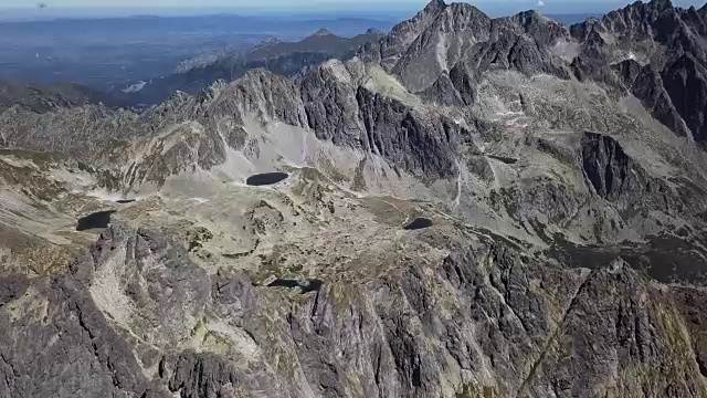 鸟瞰图Velka Studena dolina和湖在高塔特拉斯山，斯洛伐克视频素材