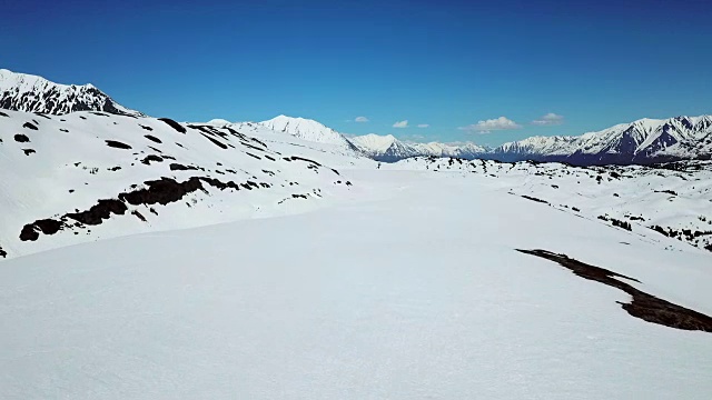 鸟瞰图上方的雪景平移视频素材