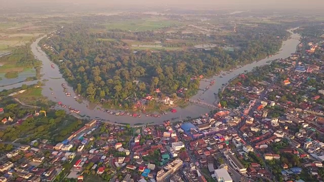 4K:鸟瞰图村庄，泰国视频素材