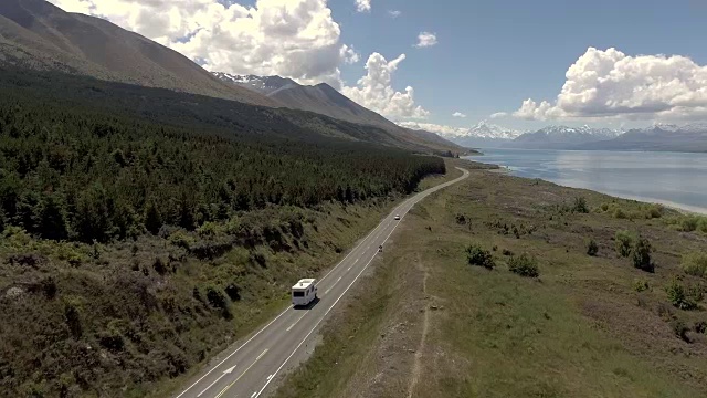 空中旅行在路上视频素材