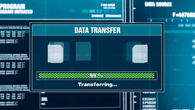 数据传输进度警告信息传输计算机屏幕完全警报输入系统登录和密码。授予系统安全，网络犯罪，计算机黑客概念视频素材